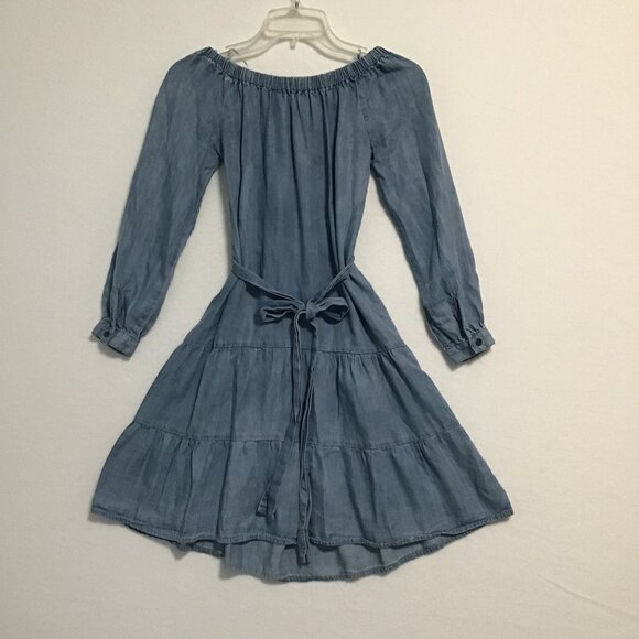 Velvet Heart Off Shoulder Dress with Tiered Skirt  Size XS - Picture 8 of 11